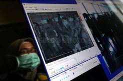 KKP Periksa Kondisi  Penumpang dari China di Juanda Surabaya