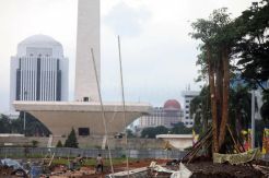 Usai Ditebangi, Monas Kembali Ditanami Pohon Baru Jenis Pule