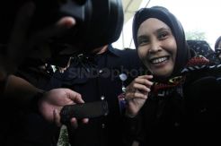 Riezky Aprilia Bungkam di Depan Wartawan Usai Diperiksa KPK