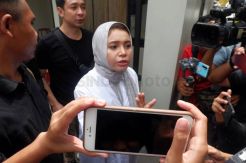 Sejumlah Artis Melayat di Rumah Duka Ashraf Sinclair