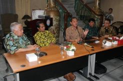 Diskusi CDCC: Wabah Corona, Apa dan Bagaimana