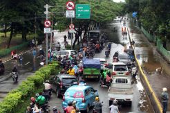 Banjir, Jalan Letjen Suprapto Jakpus Tidak Bisa Dilalui Kendaraan