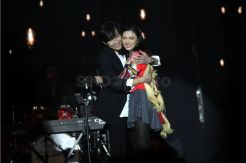 Romantisme Isyana dan Rayhan di Java Jazz Festival 2020