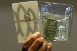 Harga Emas Antam Naik Rp5.000 Per Gram