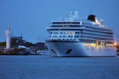 Kapal Pesiar Viking Sun Tinggalkan Bali