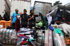 Bea Cukai Amankan 6 Truk Pakaian Bekas Selundupan Senilai Rp2,6 Miliar