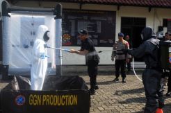 Brimob Polda Jateng Gelar Latihan Penanggulangan Wabah Covid-19