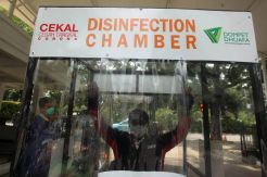 Cegah Penyebaran Corona, Balai Kota Jakarta Dipasang Bilik Disinfektan