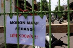 Cegah Corona, Warga Kelurahan Serdang Tutup Pintu Masuk Permukiman