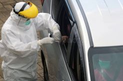 Dinkes Tangsel Lakukan Rapid Test Covid-19 dengan Sistem Drive Thru