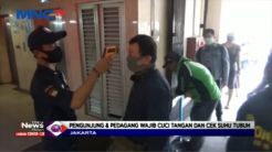 Pengunjung & Pedagang Pasar Elektronik Glodok Diwajibkan Cuci Tangan