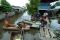 Banjir Rob Warga Gunakan...