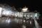 Diguyur hujan, Masjid...