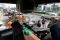 Bus Pembawa Buruh Tabrakan...