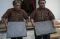 Usai Cetak Tapak Tangan...