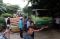 Warga Blokade Jalan...