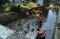 Bersih-Bersih Sampah...