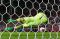 Aksi Claudio Bravo Gagalkan...