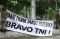 Satpol PP Copot Spanduk...