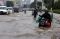 Banjir Rendam Jalan...