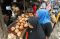 Pasar Pondok Labu Dipadati...