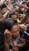 Ratusan Warga Antre...