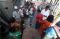 Ribuan Warga Antre Pembagian...