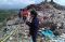 Gunung Sampah di TPA...