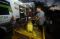 Food Truck Bagikan Makanan...