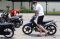 Aksi Bule Mencuci Motor...