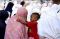 Ribuan Umat Muslim Salat...
