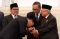 Presiden Jokowi Berikan...