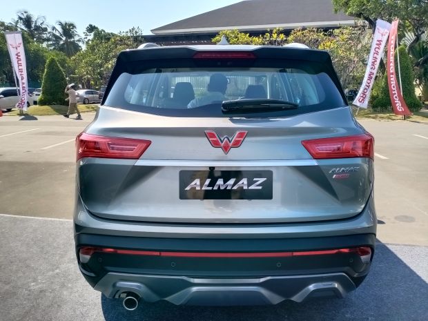 Resmi Diperkenalkan, Wuling Almaz 7 Seater Tampil Gahar