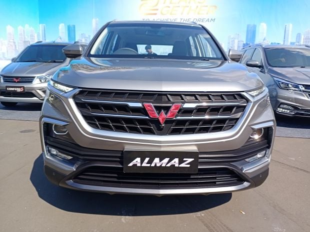 Resmi Diperkenalkan, Wuling Almaz 7 Seater Tampil Gahar