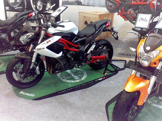 Benelli Boyong Motor Bergaya Klasik dan Futuristik ke GIIAS 2017