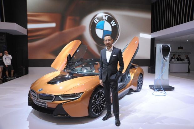 BMW Datangkan i8 Roadster Seharga Hampir Rp4 Miliar