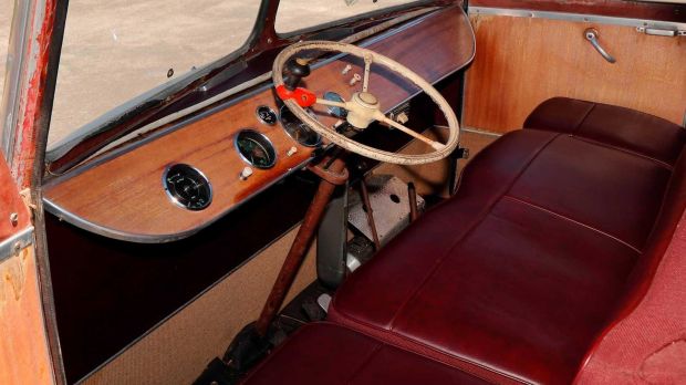 Berpenampilan Bus VW Vintage, Mobil Van Ini Ditenagai Porsche