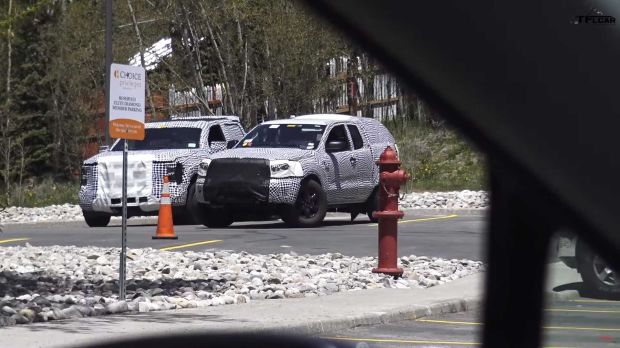 Tak Bisa Ngeles Lagi, Ford Bronco 'Tampol' Jeep dan Land Rover