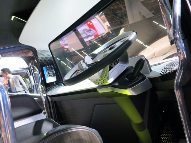 Wow, Truk Listrik Fuso Seberat 23 Ton Butuh 27 Baterai