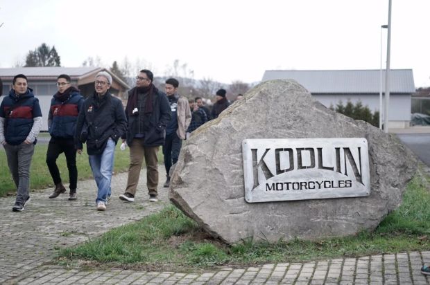 Rombongan Suryanation Motorland Girang Bertemu Builder Senior Jerman