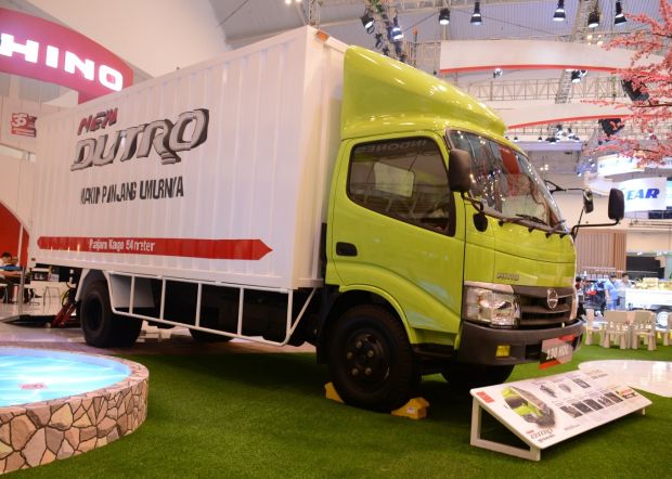 Intip Dua Model Truk Kuat dan Tangguh Hino di GIIAS 2017