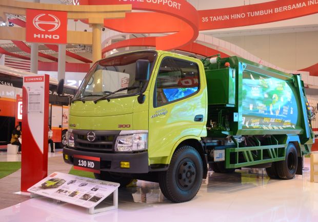 Intip Dua Model Truk Kuat dan Tangguh Hino di GIIAS 2017