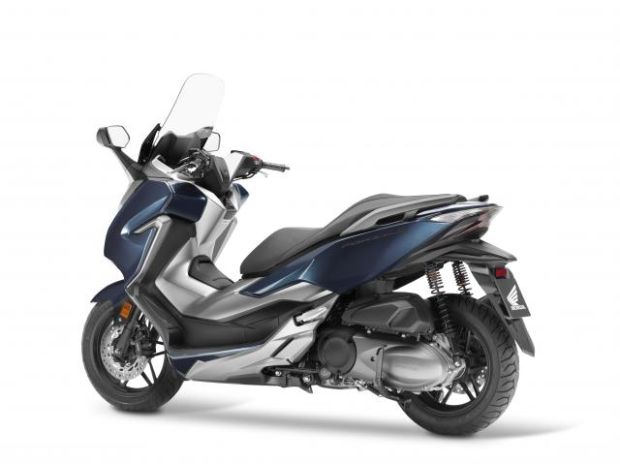 Tawarkan Kenyamanan Lebih, Honda Forza 300 Bawa Teknologi HSTC