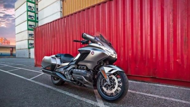 Semakin Seksi, Goldwing 2018 Pakai Topeng Honda PCX