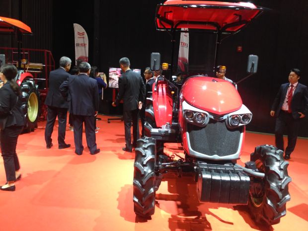 Berteknologi, Traktor Yanmar Seri YM Siap