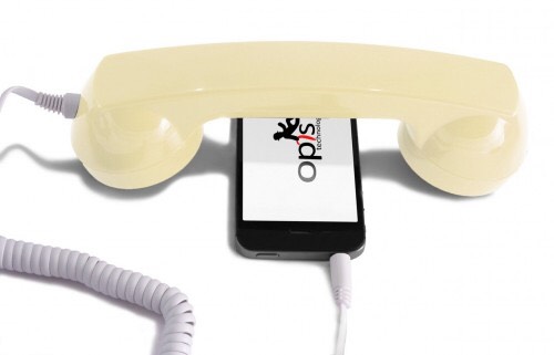 Aksesoris Handphone Ini Aneh, Tapi Banyak Digunakan di Zamannya