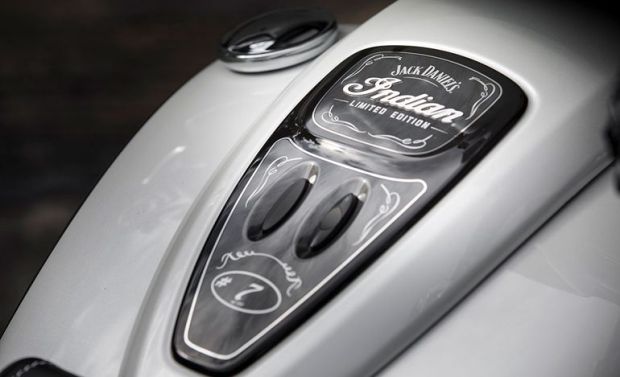 Indian Chieftain Jack Daniel's, Pengaruh Miras Kental Terasa