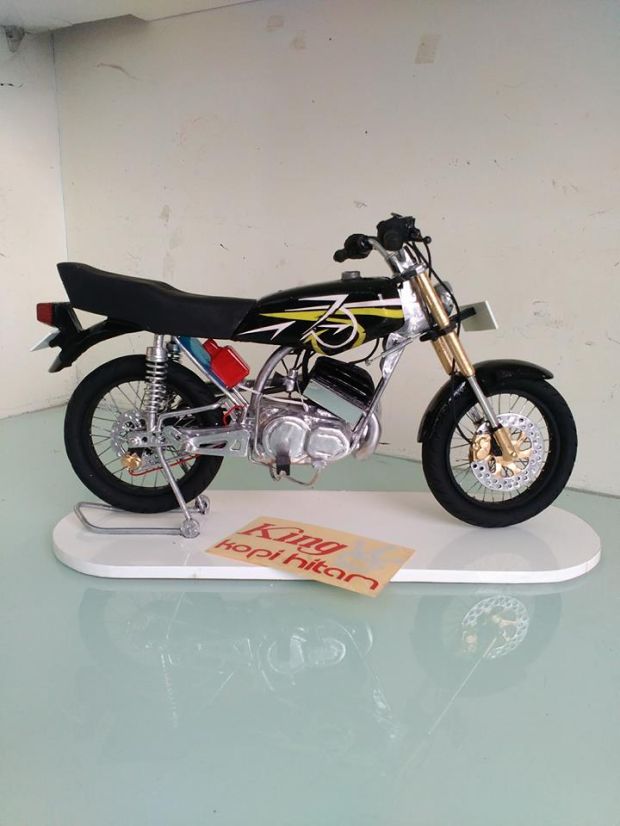 Dijuluki Motor Jambret, Miniatur Yamaha RX King Diserbu Pembeli