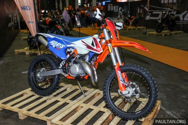 Tanpa Karburator, KTM Resmi Perlihatkan Motor 2 Tak Super Irit
