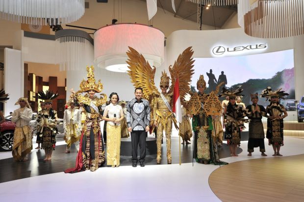 Lexus Kenalkan Budaya Indonesia Pada Dunia di GIIAS 2017
